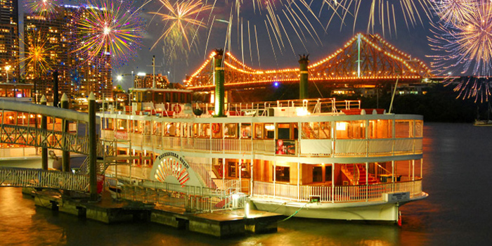 boat cruise for new year eve